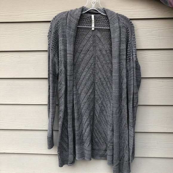 Leo & Nicole Sweaters - Gray Cardigan